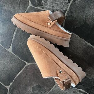 Women's Tan Slip-On Shoes